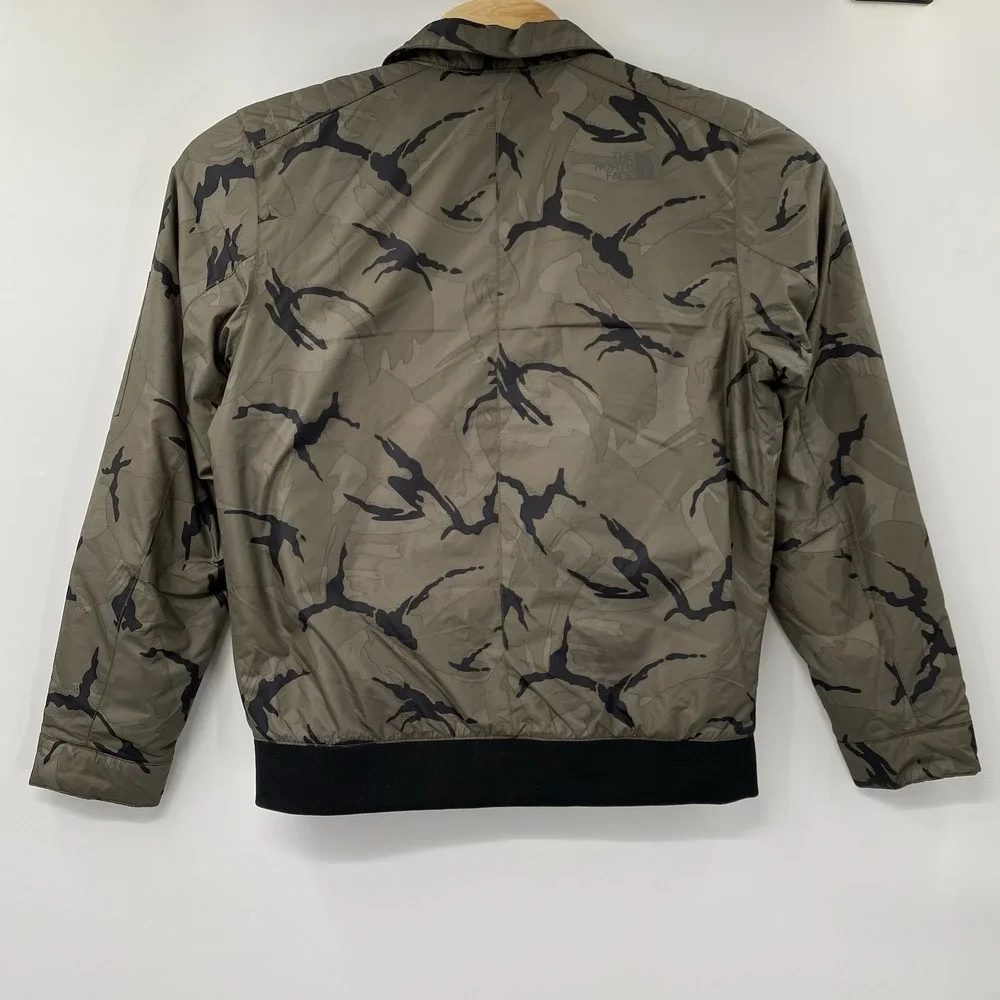 The‎ North Face Bomber Jacket Mens M Olive Camo Bird Print Full Zip NF0A33RP